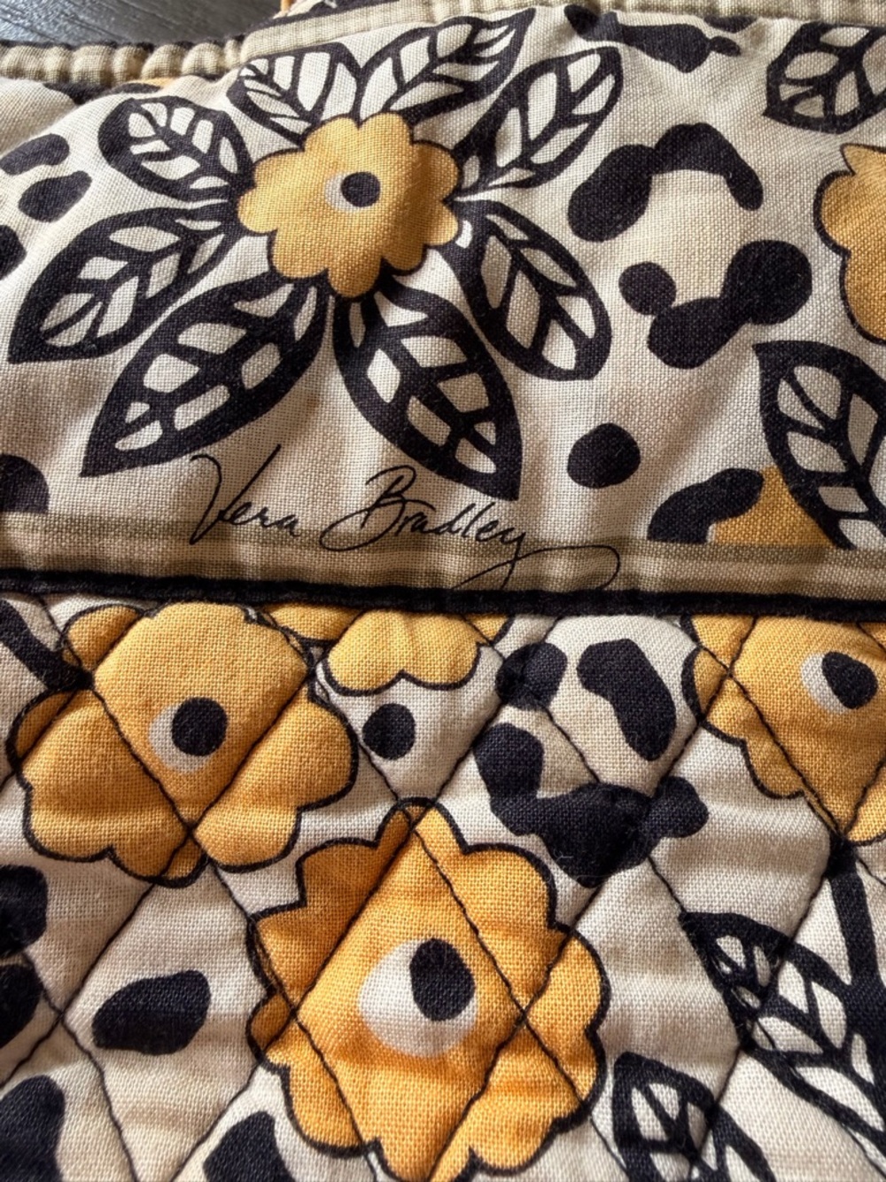Vera Bradley Three-O-Tote Retired “Go Wild” Pattern Quilted Crossbody Bag - Picture 4 of 4